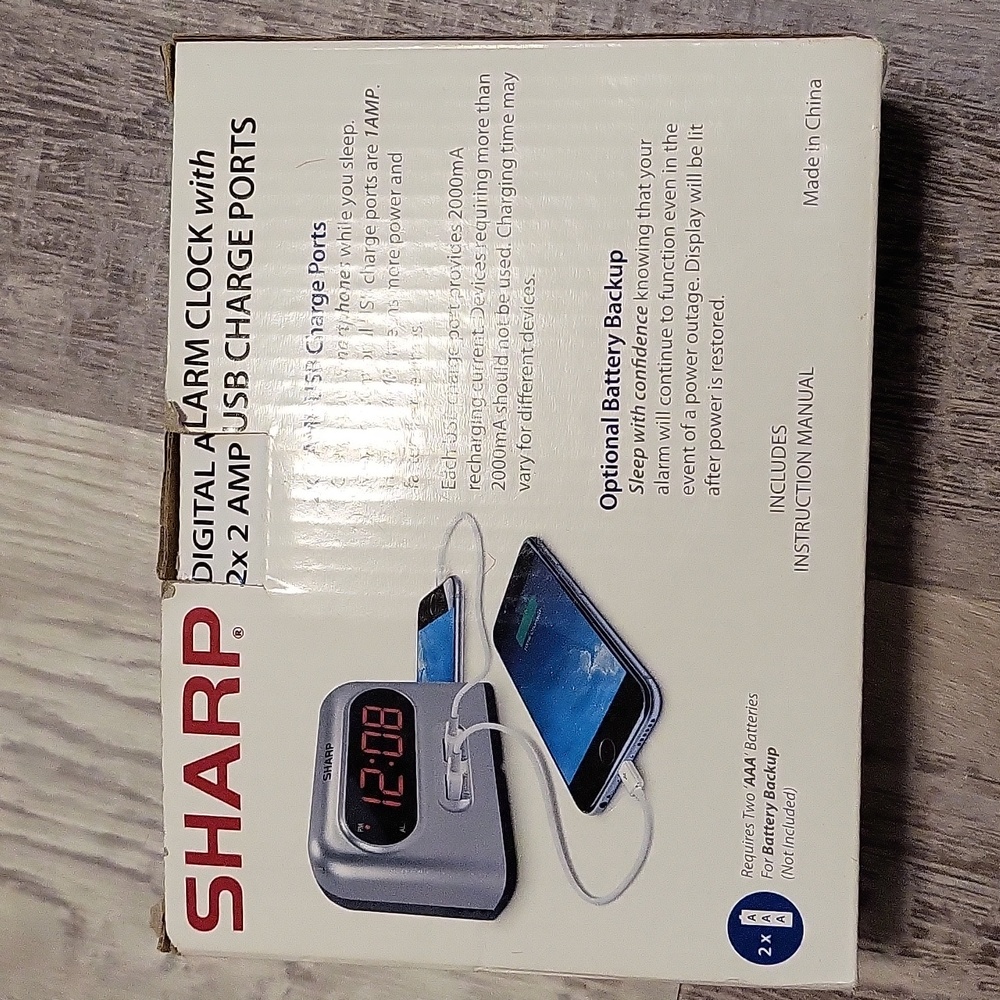 Sharp Digital Alarm clock USB - Picture 3 of 5